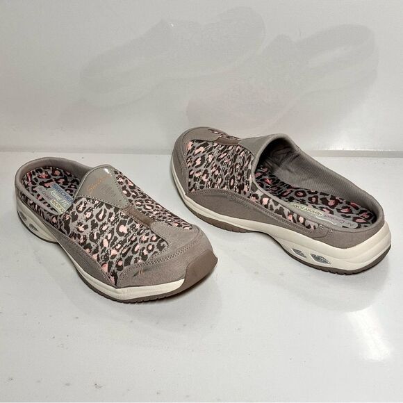 SKECHERS Commute Time  On Call Comfort Relaxed Fit Shoes - Picture 3 of 6